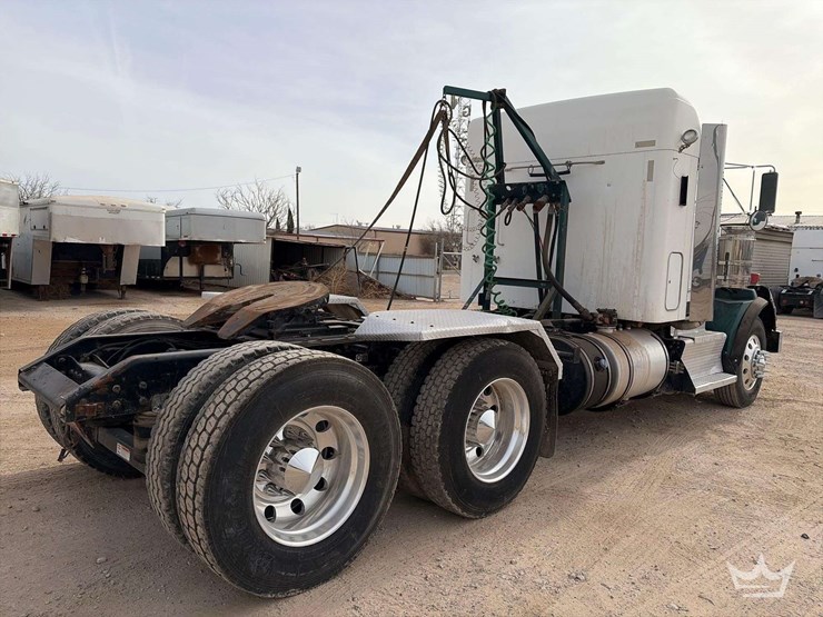 2012-kenworth-t800-image-3