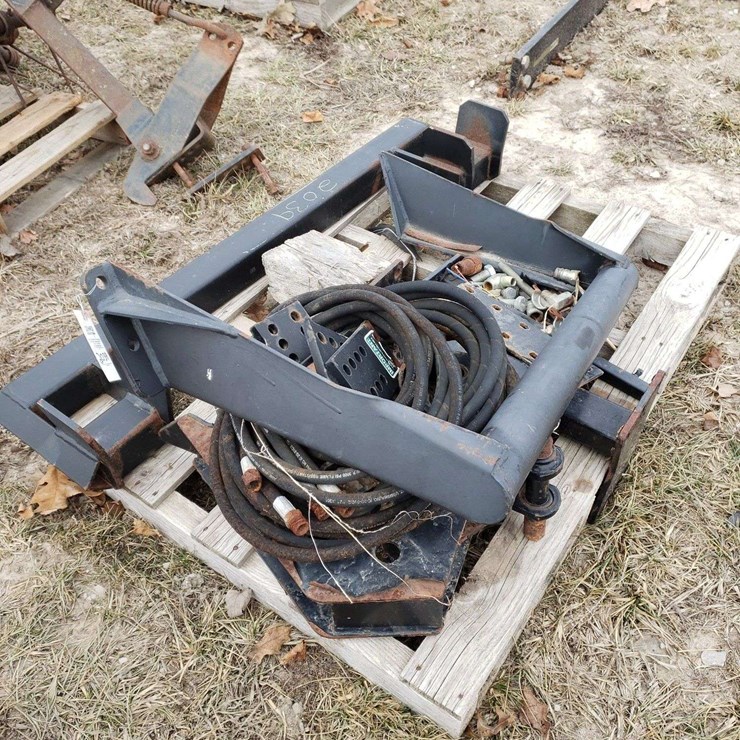 Pallet of Loader frame Brackets