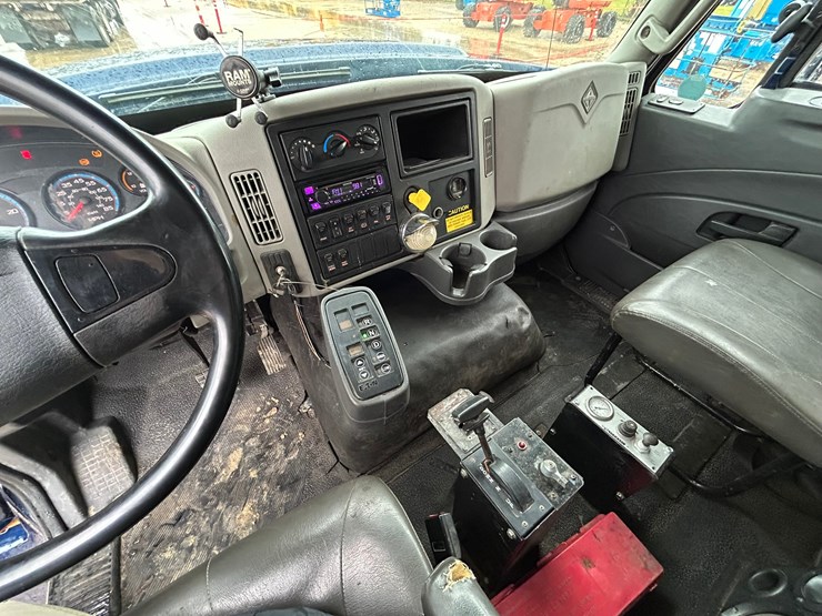 2015-international-7600-image-33