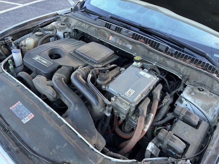 2017-ford-fusion-sedan-image-6