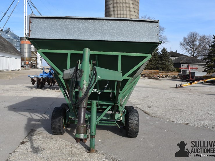 grasshopper-gooseneck-t/a-gravity-wagon-image-2