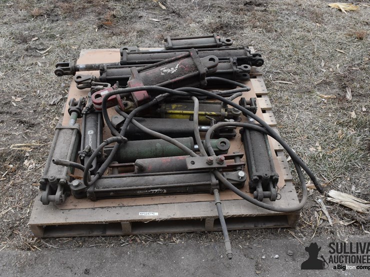 pallet-of-cylinders-image-1