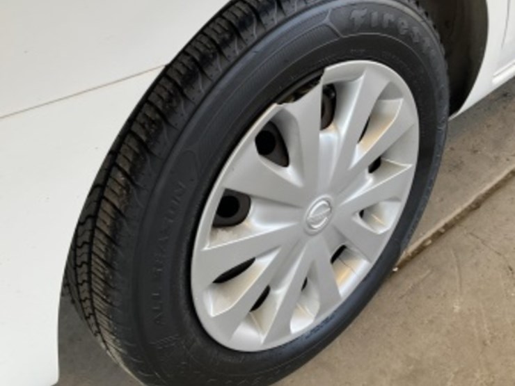 2015-nissan-versa-sdn-image-8