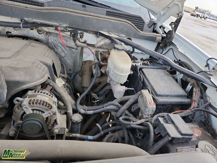 2015-chevrolet-silverado-2500hd-image-28