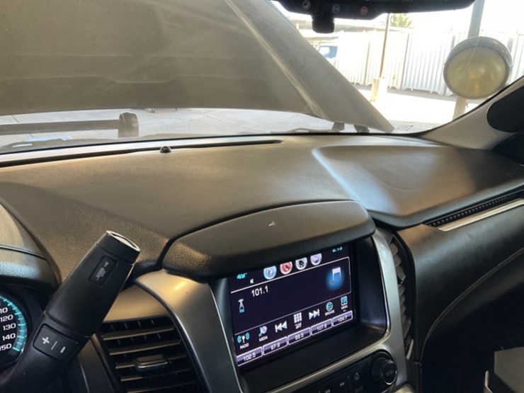 2018-chevrolet-tahoe-image-18