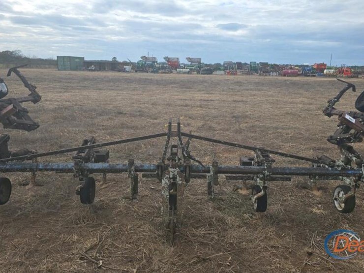 burch-6-row-cultivator-image-1