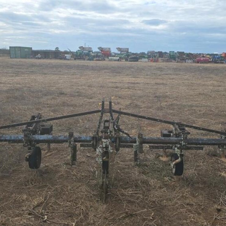 BURCH 6-ROW CULTIVATOR