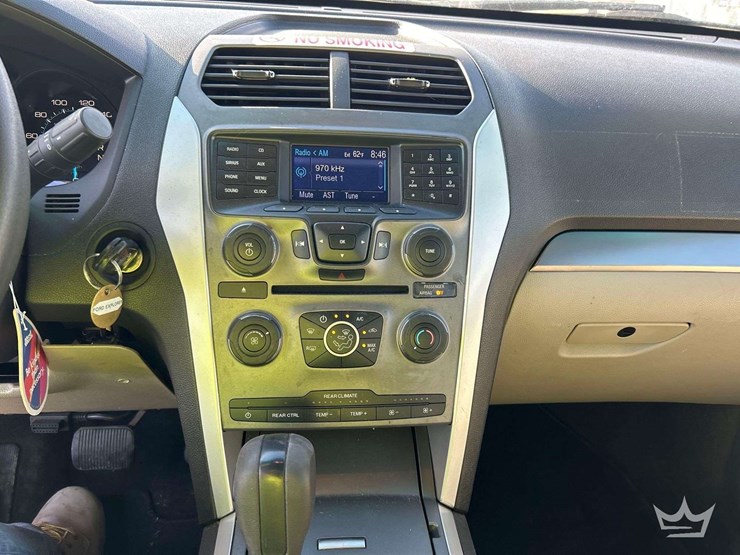 2013-ford-explorer-image-19