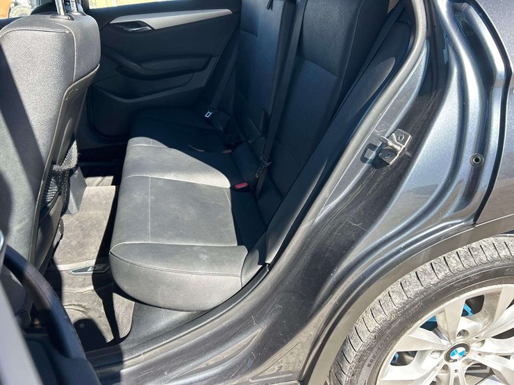 2014-bmw-28i-awd-suv-image-16