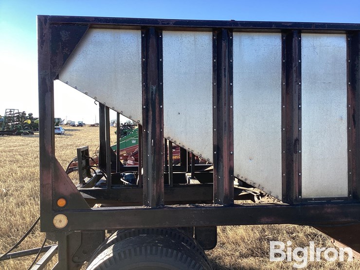 1979-target-20’-pup-grain-trailer-image-20