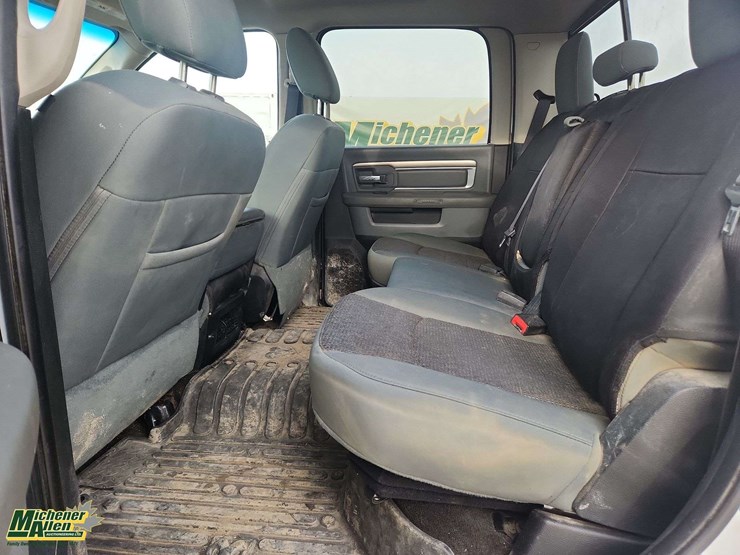 2017-dodge-2500-image-15