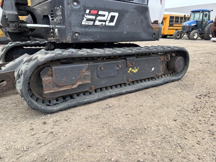 2021-bobcat-e20-image-19