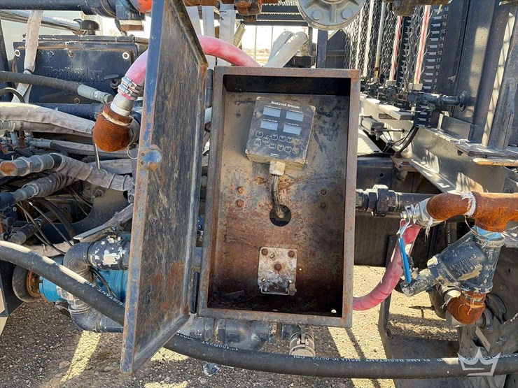 2016-peterbilt-337-image-32