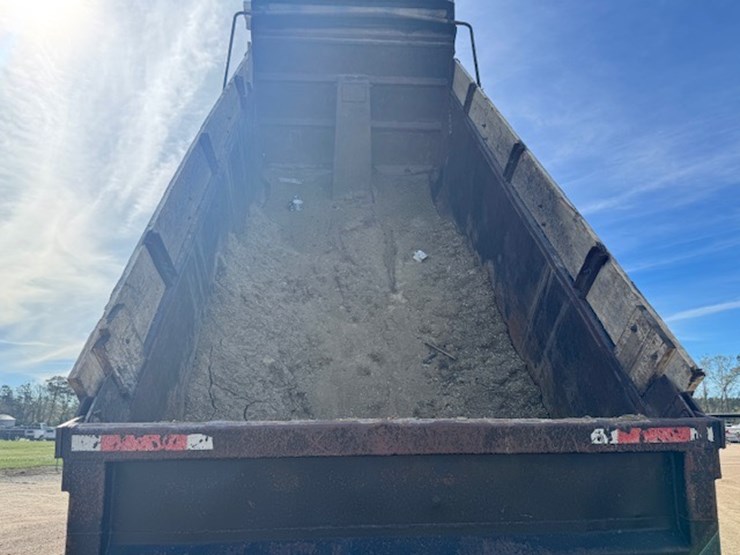 2015-international-7600-image-15