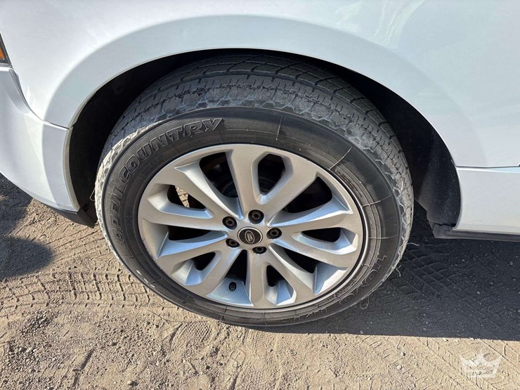 2012-range-rover-suv-image-22