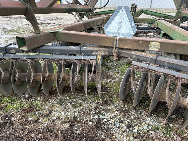 john-deere-630-image-21