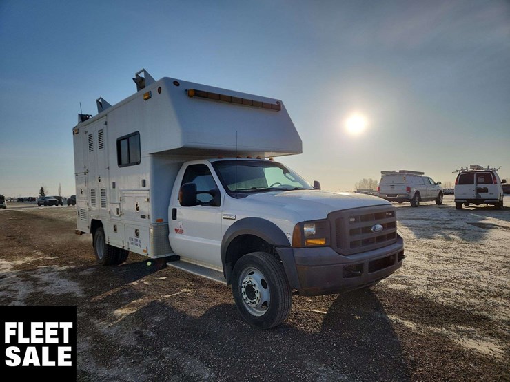2005-ford-f550-image-2