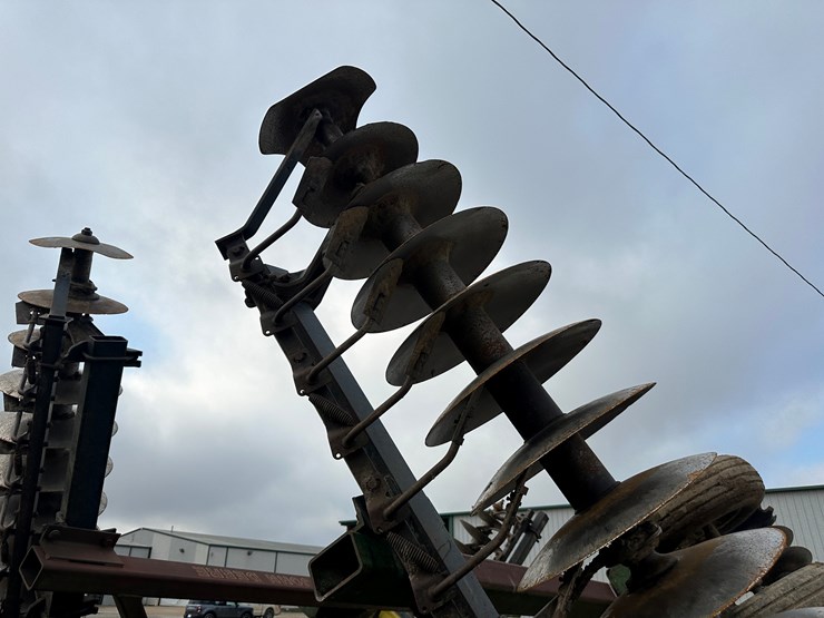 john-deere-630-image-19