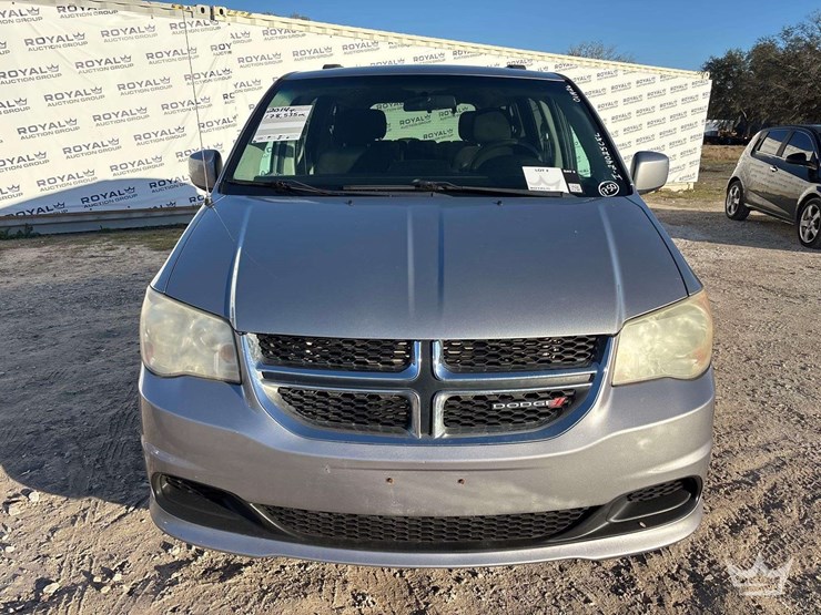 2014-dodge-grand-caravan-image-29