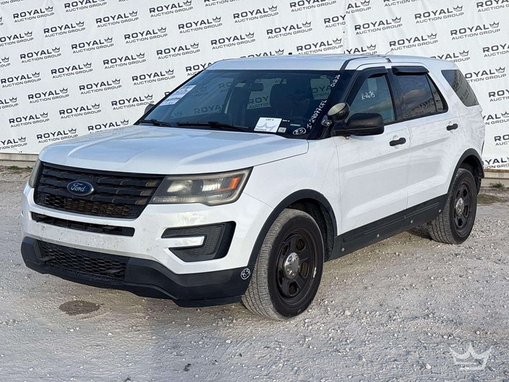 2017-ford-explorer-image-1