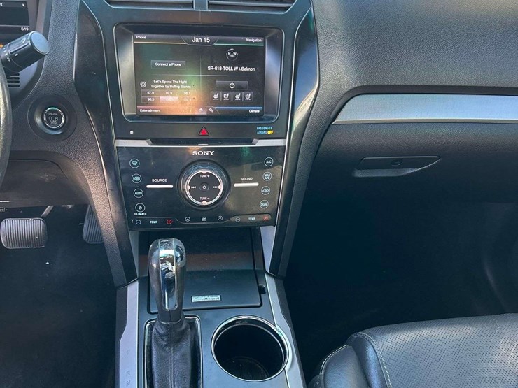 2014-ford-explorer-image-19