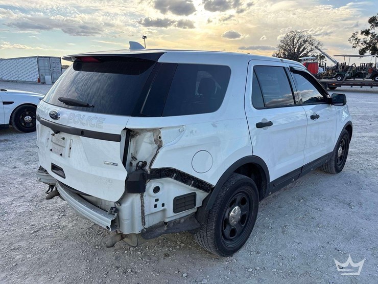 2017-ford-explorer-image-3