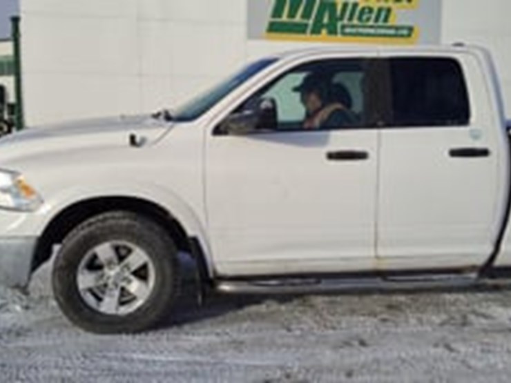 2015-dodge-1500-image-5