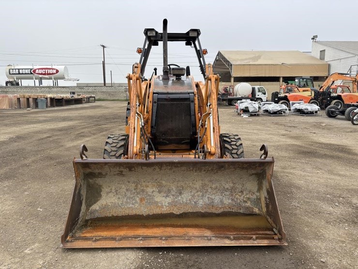 2011-case-570m-xt-image-6