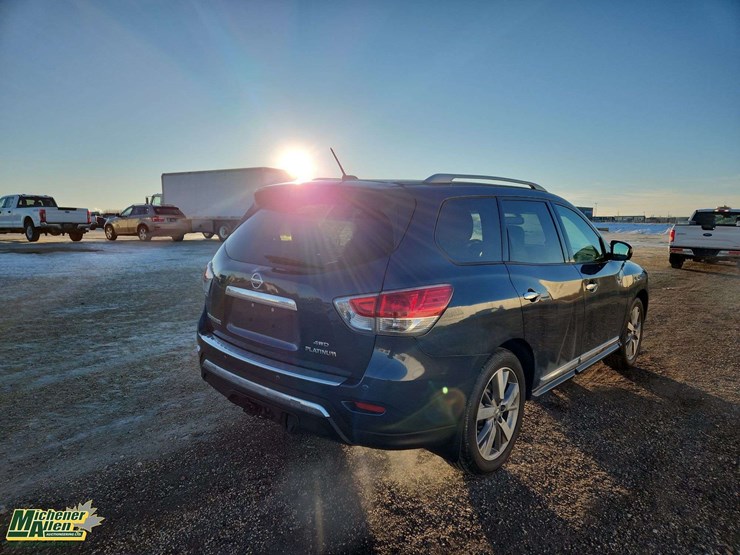 2014-nissan-pathfinder-image-4