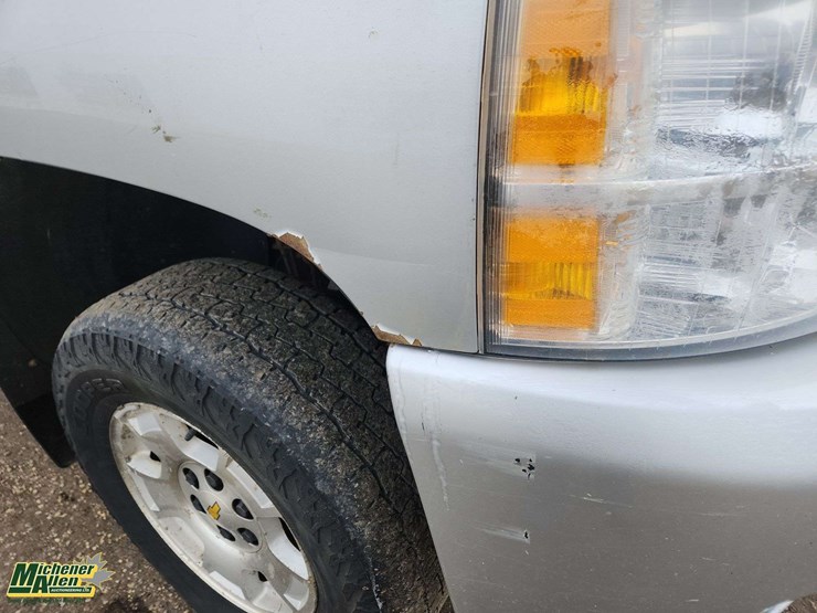 2011-chevrolet-silverado-1500-image-32