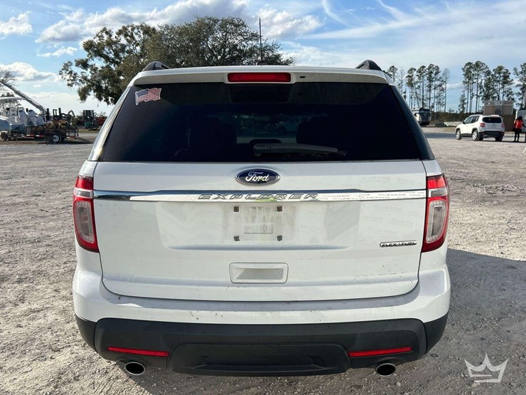 2013-ford-explorer-image-28