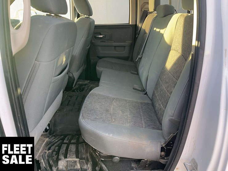 2015-dodge-1500-image-15