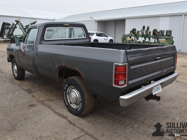 1984-dodge-w350-image-7