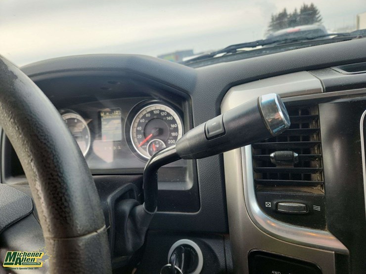 2017-dodge-2500-image-21