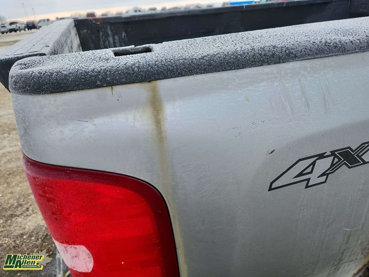 2011-chevrolet-silverado-1500-image-42