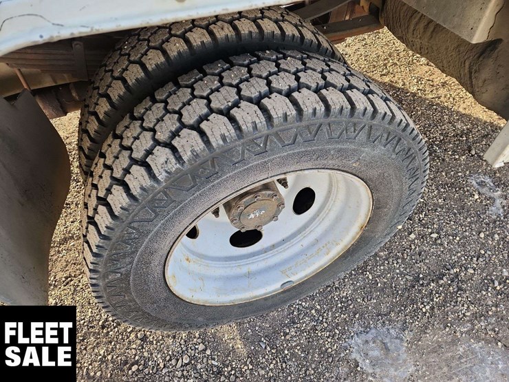 2005-ford-f550-image-10