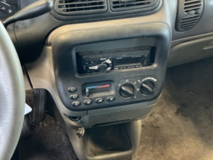 1999-dodge-caravan-image-19