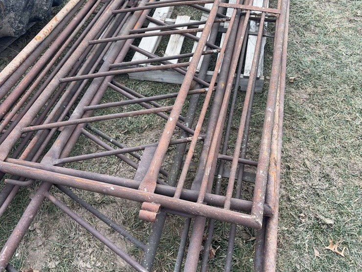 h.d.-shop-gates,-2x10-and-2x-16-image-3