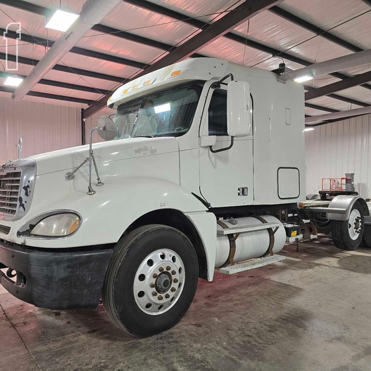 2013 FREIGHTLINER COLUMBIA 120