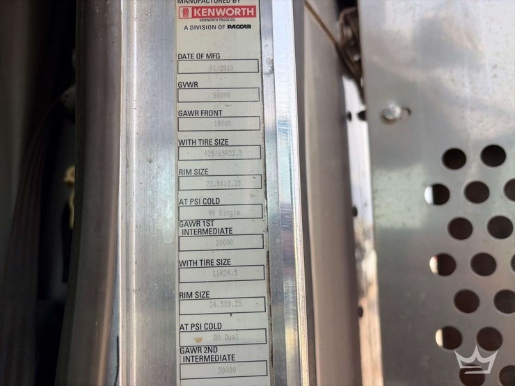 2011-kenworth-w900-image-6