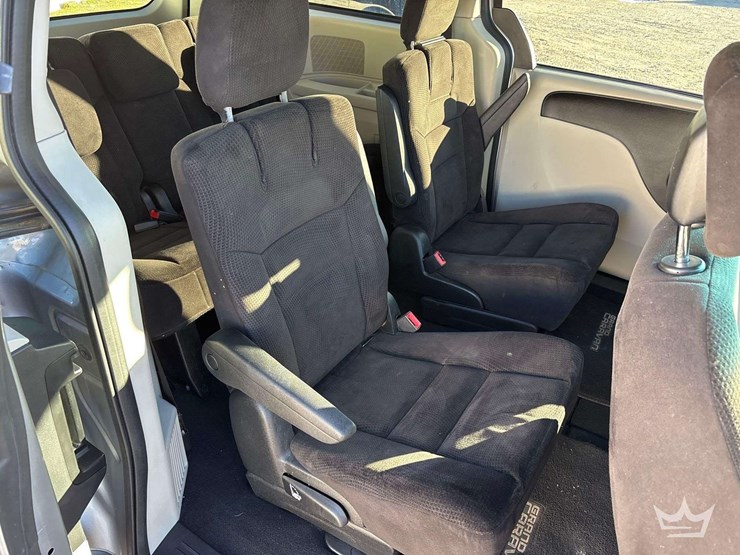 2014-dodge-grand-caravan-image-22