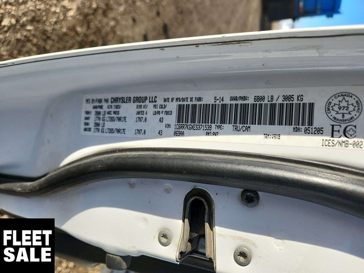 2014-dodge-1500-image-40