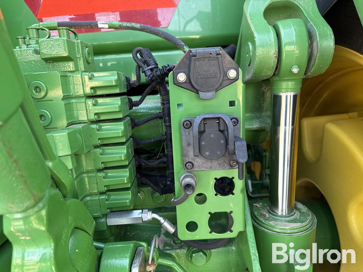 2013-john-deere-8285r-image-13