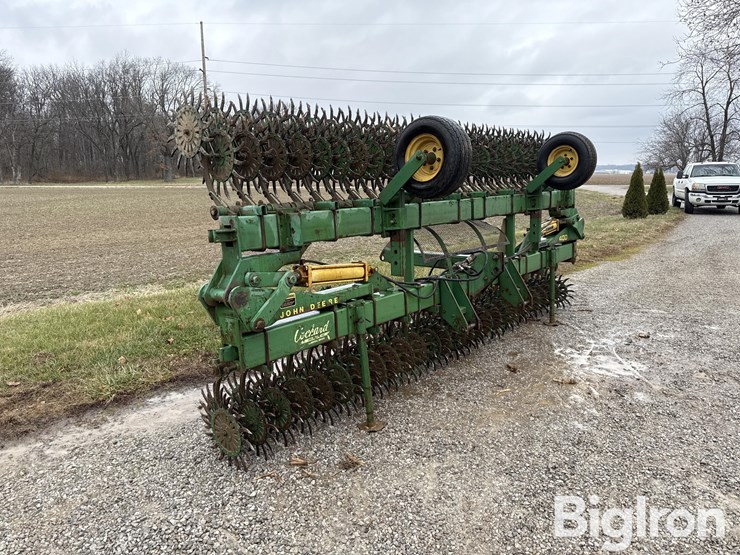 john-deere-400-image-3