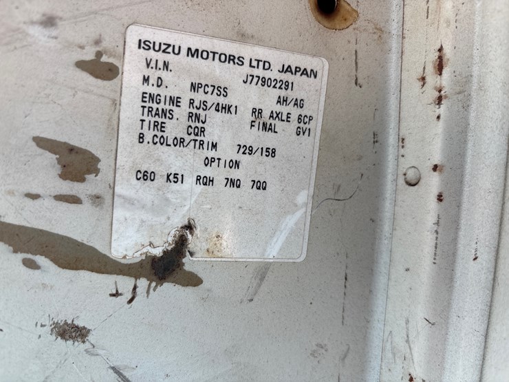 2007-isuzu-nqr-image-16