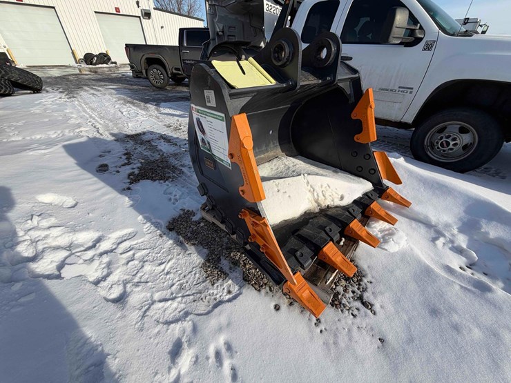 2025-excavator-bucket-image-3