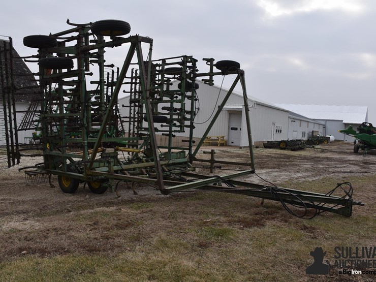 john-deere-1050-image-3