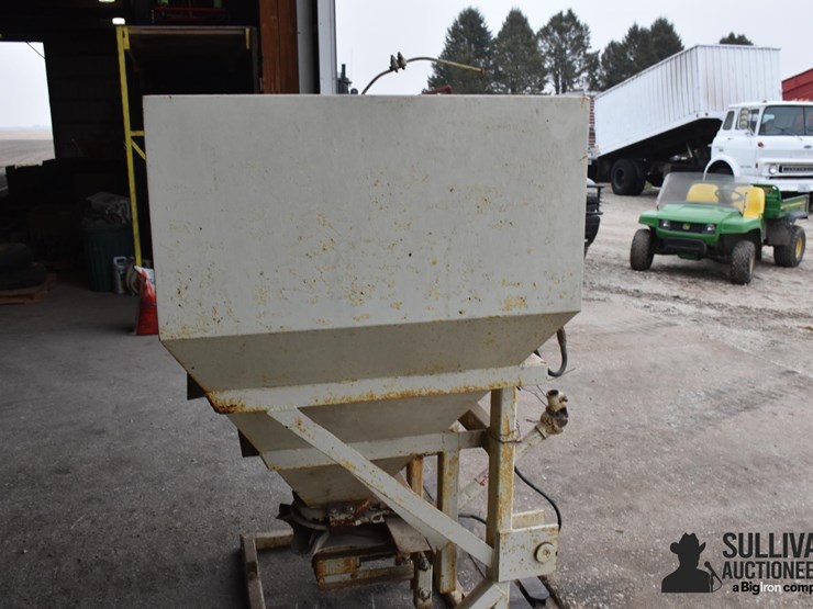 herd-sure-feed-spreader-image-10