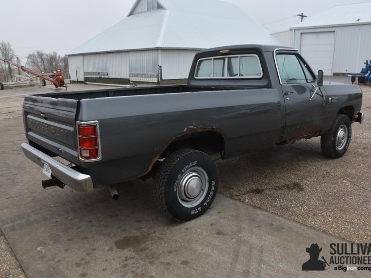 1984-dodge-w350-image-5