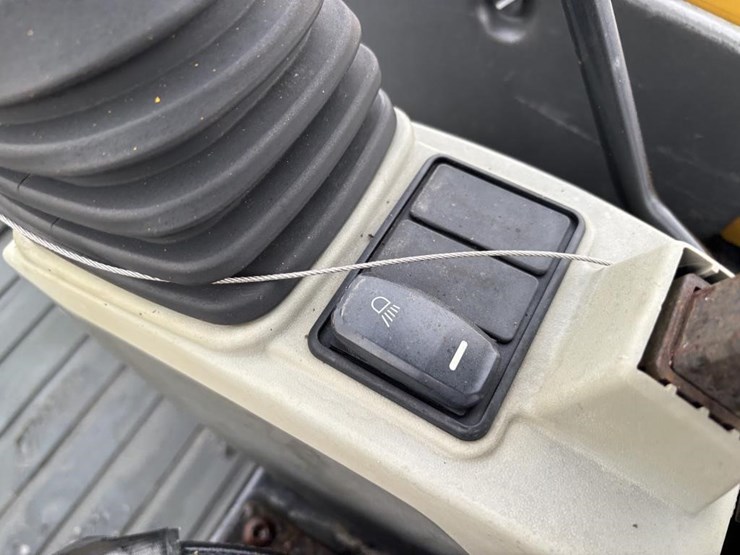 2018-caterpillar-303-image-35